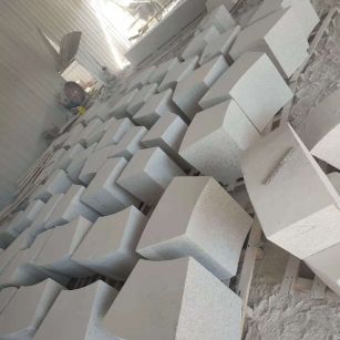 金华 白麻花岗岩异形坐凳