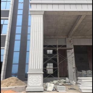 金华 芝麻白光面花岗岩门楼大柱（罗马柱）配雕花底座