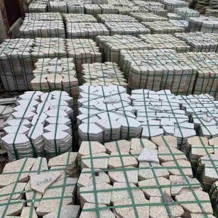 金华 黄金麻白麻花岗岩荔枝面地铺石(冰裂纹)