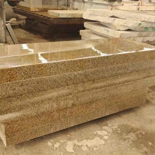 金华 黄金麻栏杆料半成品加工中