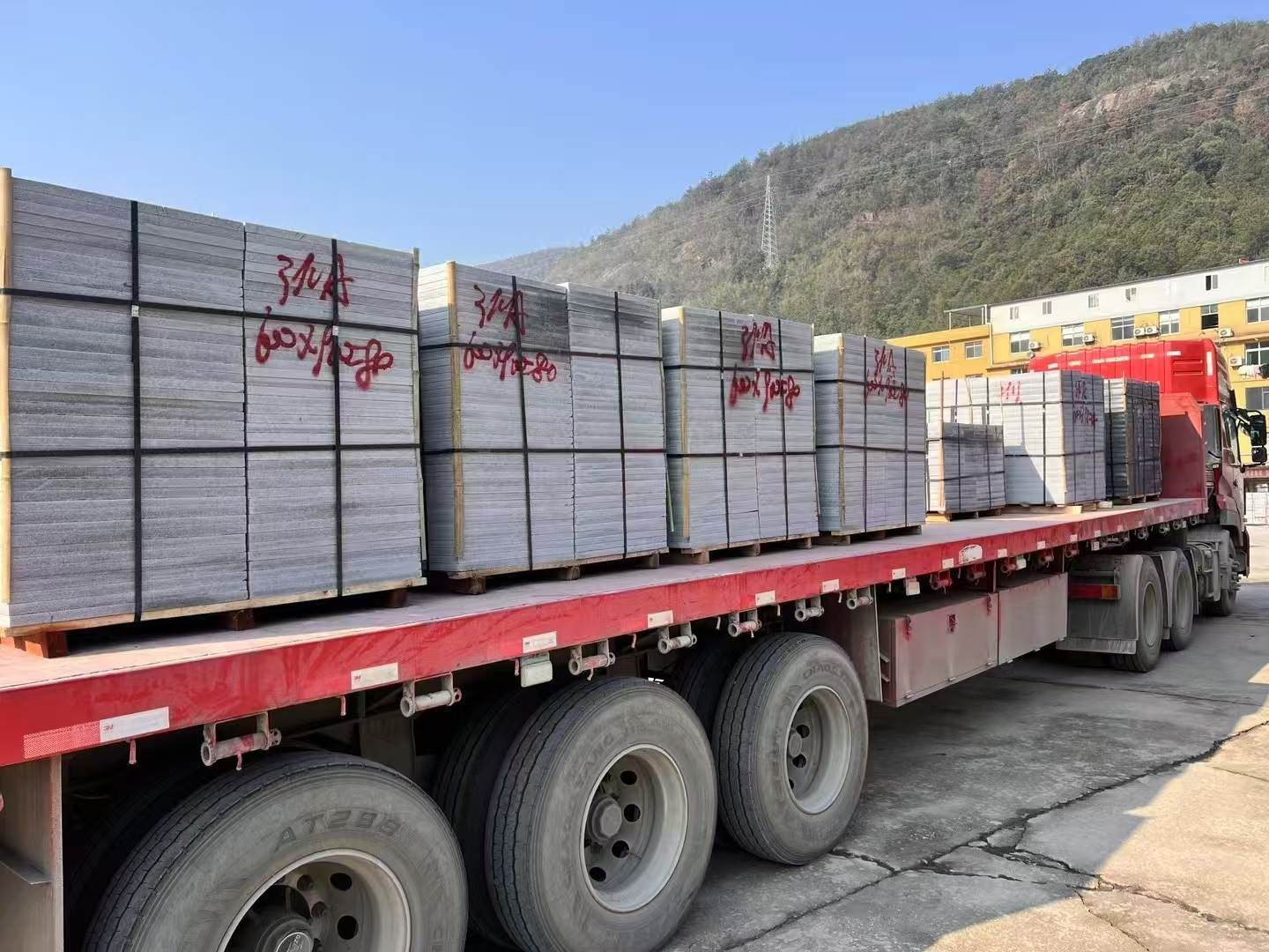 金华 芝麻灰地铺石出货日常