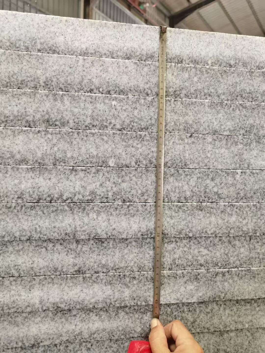 金华 芝麻白火烧成品厚薄均匀，B料价格接近A料质量