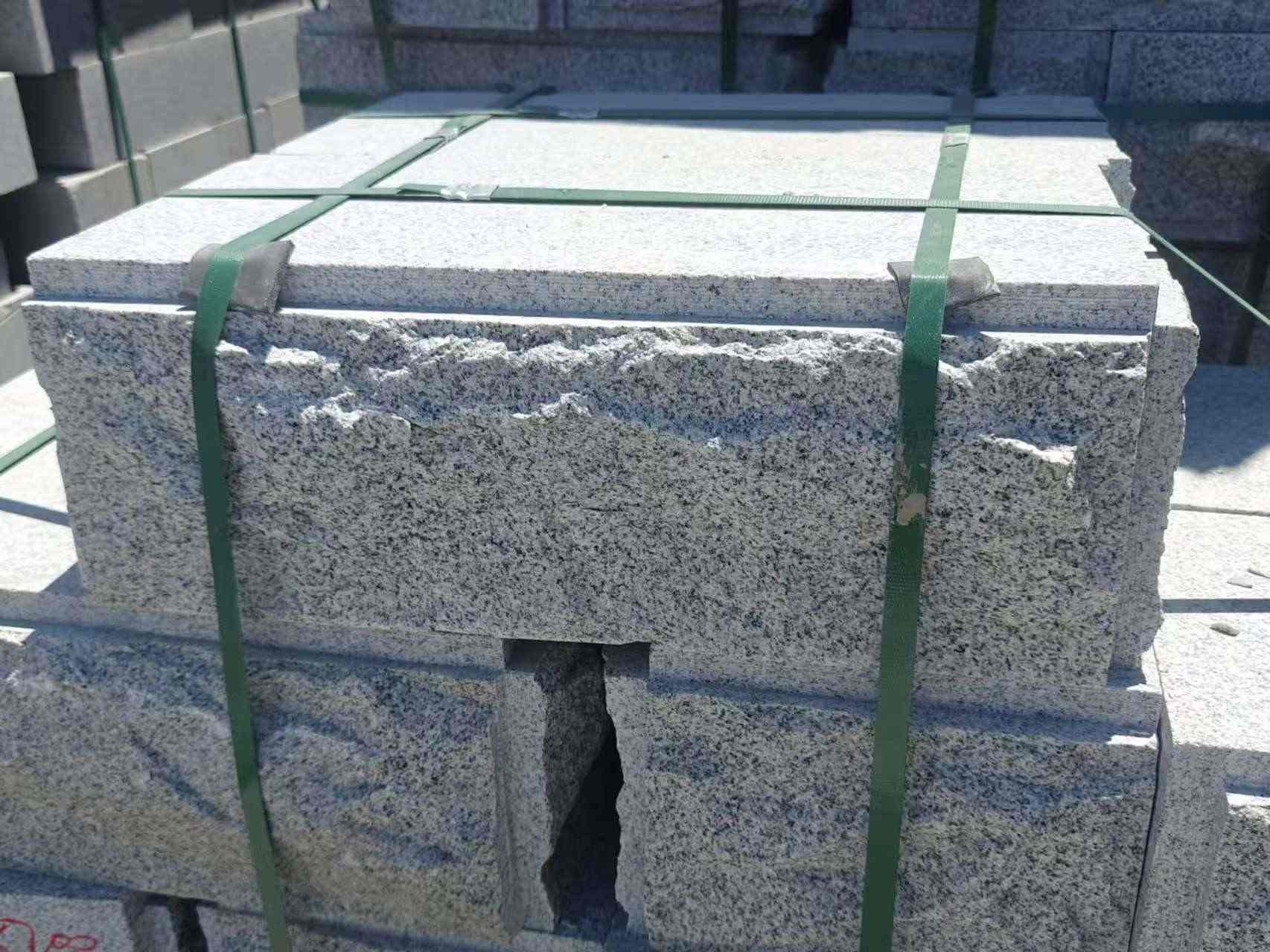 金华 芝麻白花岗岩自然面成品