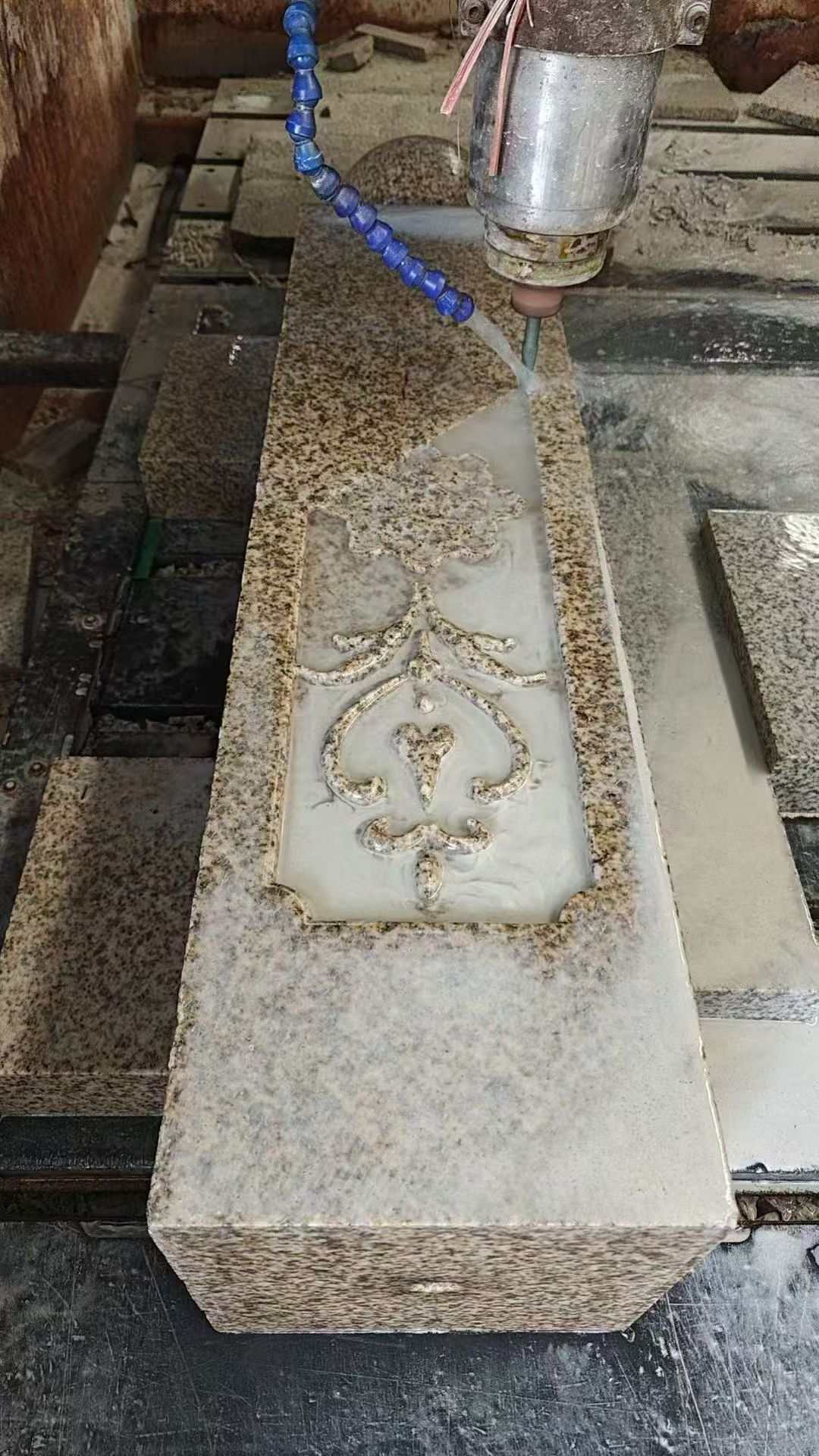 金华 黄金麻花岗岩异形加工雕刻栏杆大柱