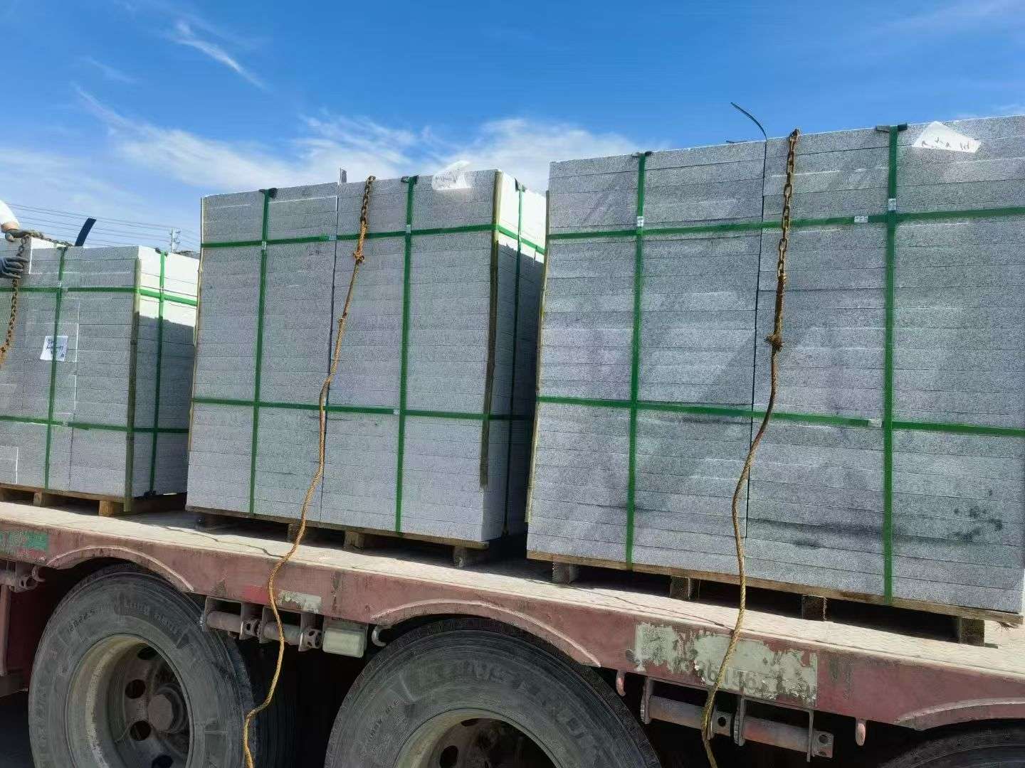 金华 芝麻白花岗岩地铺石装车日常