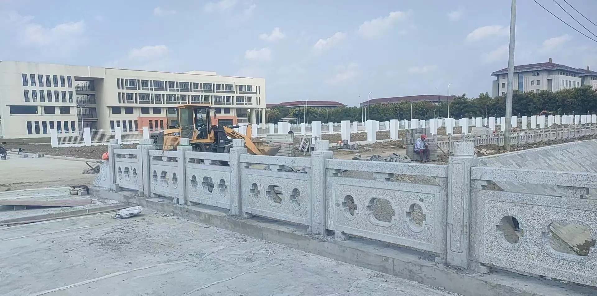 金华 白麻花岗岩荔枝面河道栏杆