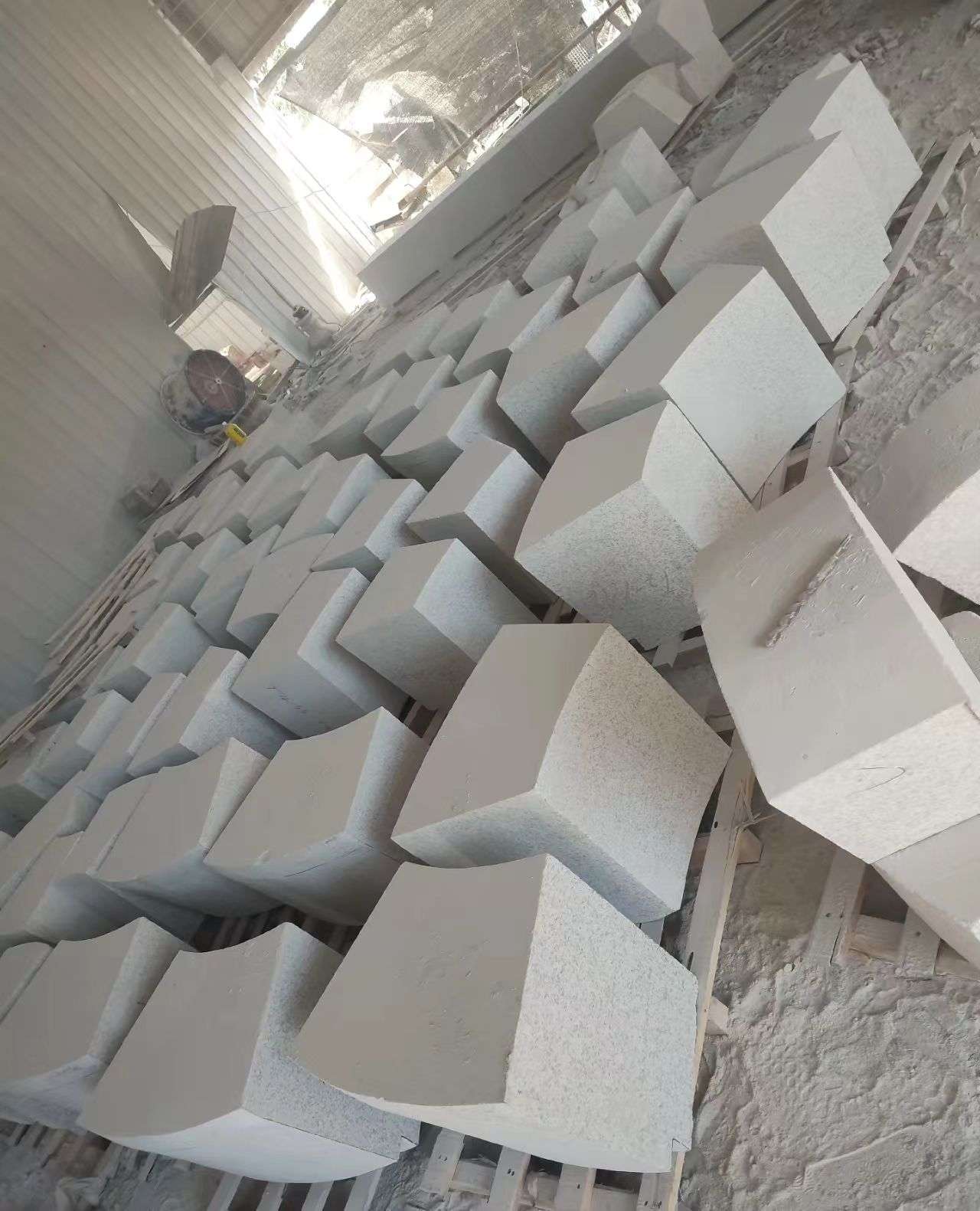 金华 白麻花岗岩异形坐凳