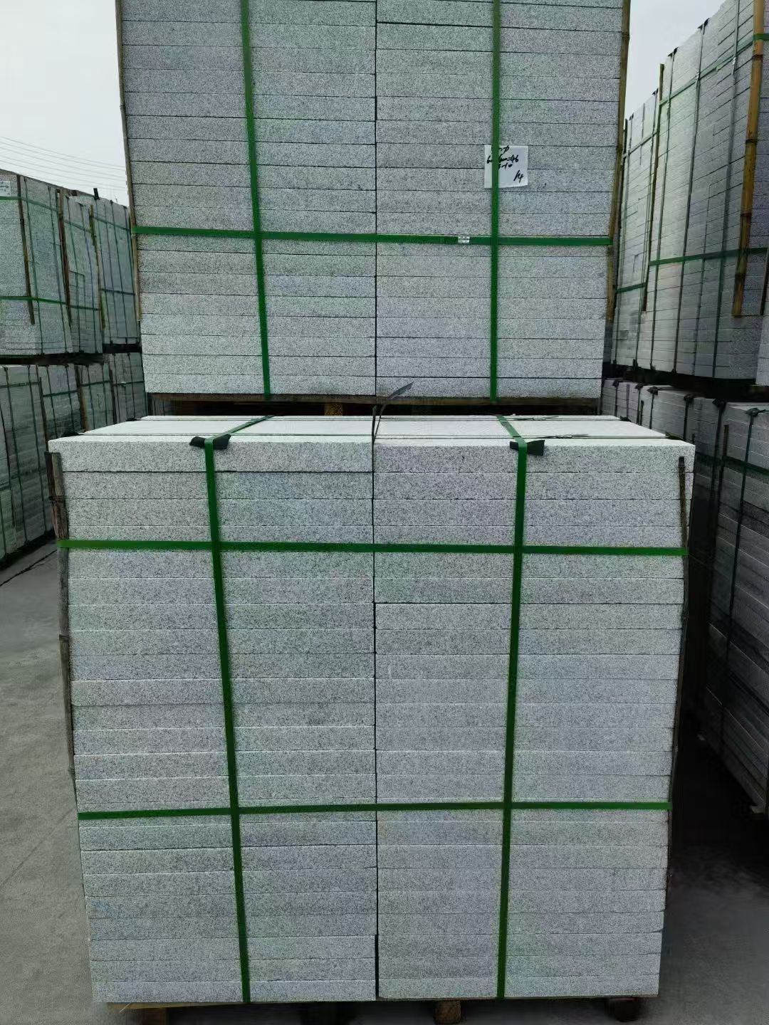 金华 芝麻白火烧，园林广场市政工程地铺石，1.8~5.0厚均有现货