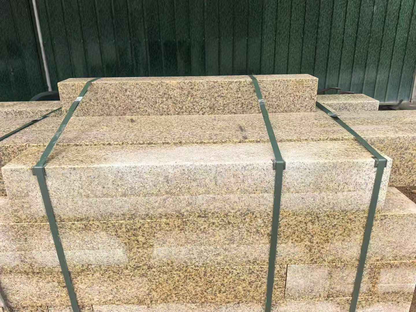 金华 黄金麻花岗岩石材机切面栏杆料半成品