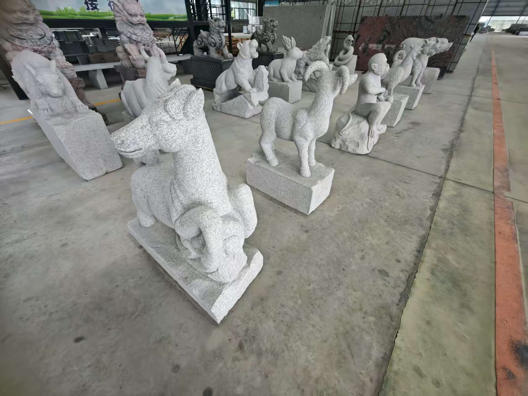 金华 芝麻白花岗岩造型立体雕刻——十二生肖