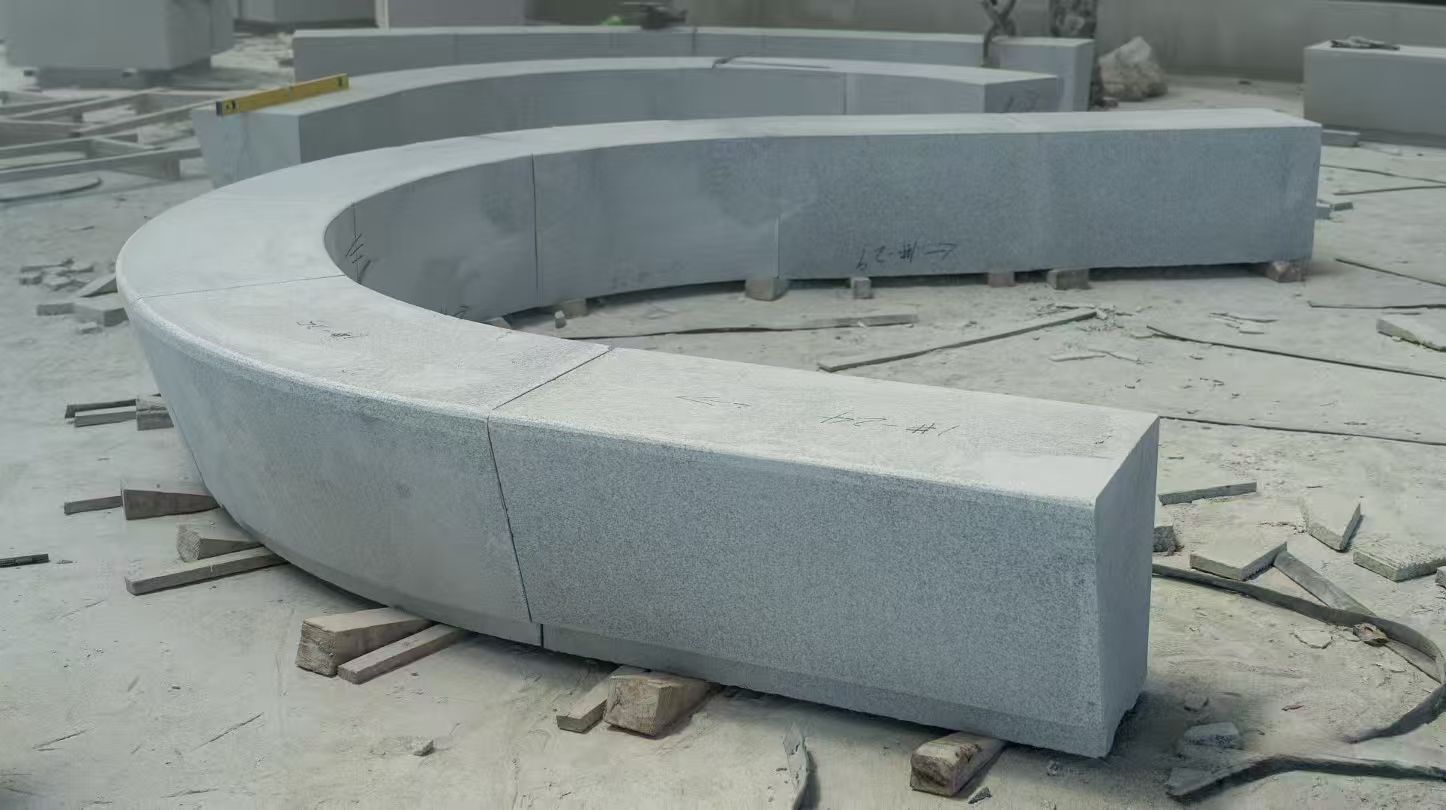 金华 芝麻白花岗岩光面弧形坐凳